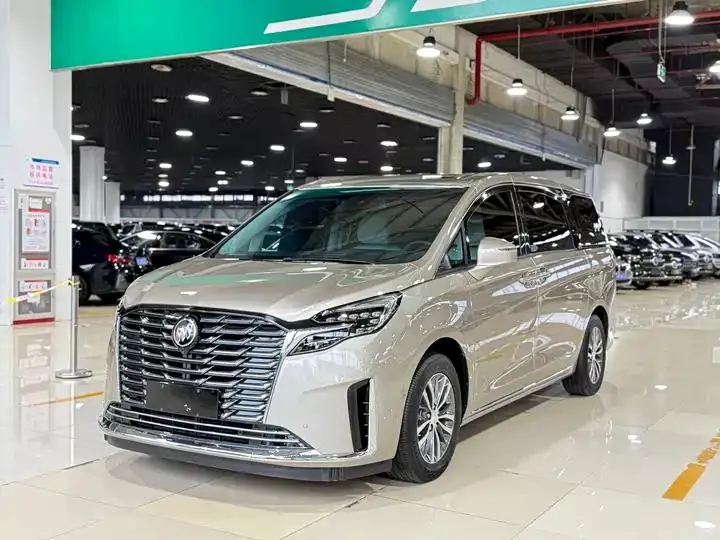 Buick GL8 2023 ES Lu Zun Enjoy and Yue Edition - View 1