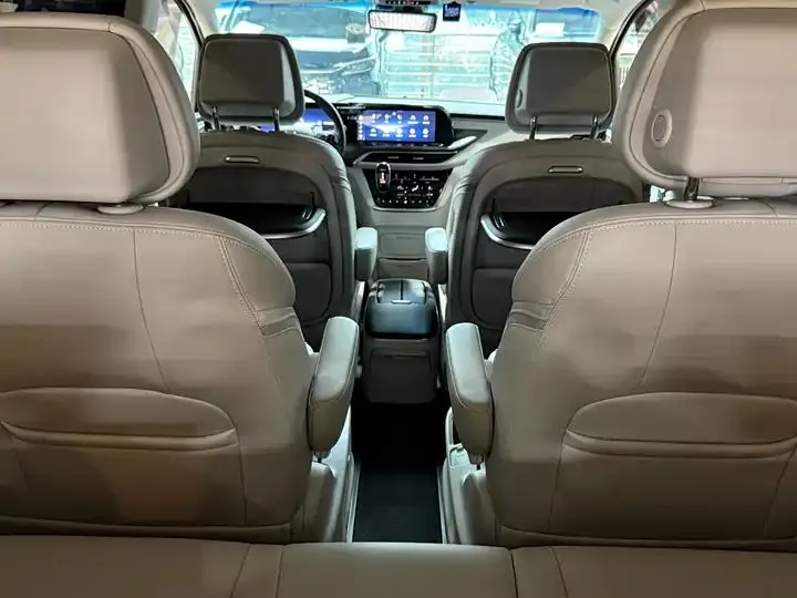 Buick GL8 2023 ES Lu Zun Enjoy and Yue Edition 14