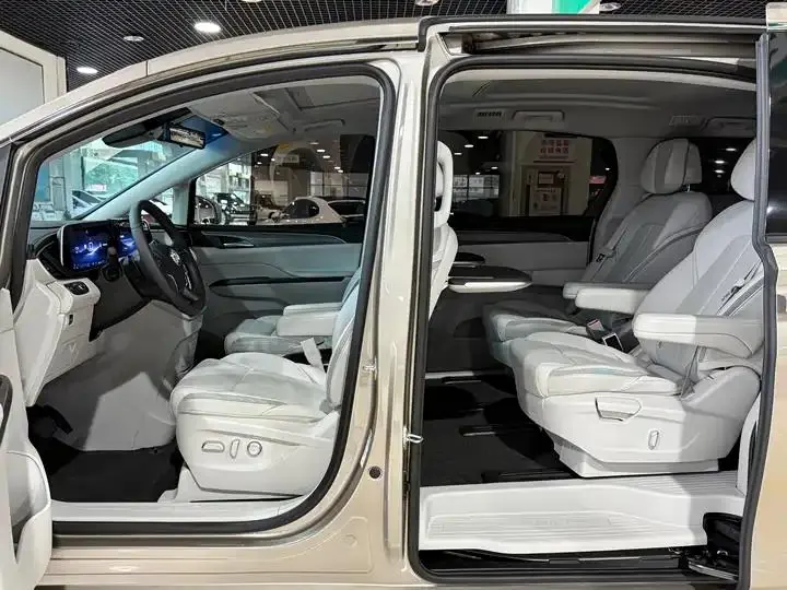 Buick GL8 2023 ES Lu Zun Enjoy and Yue Edition 8