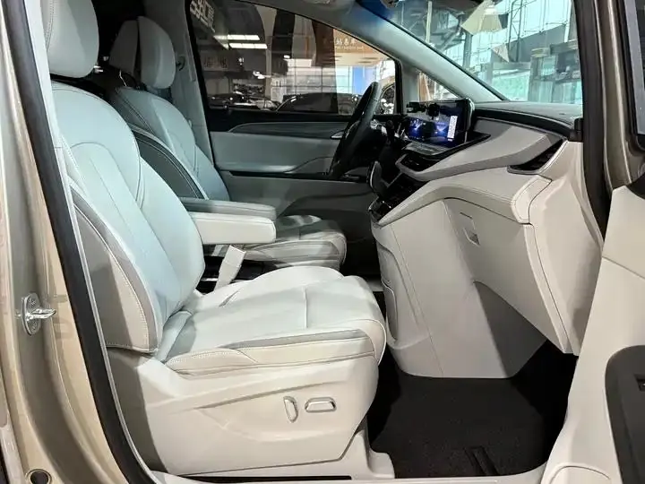 Buick GL8 2023 ES Lu Zun Enjoy and Yue Edition 9
