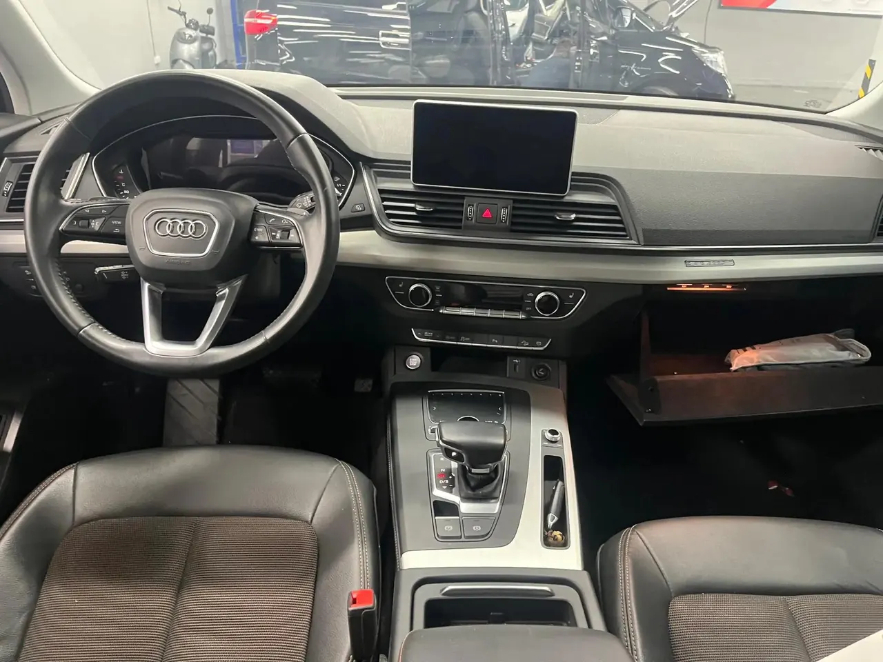 Audi Q5L 2018 40 TFSI Enjoy Fashion Country V 7