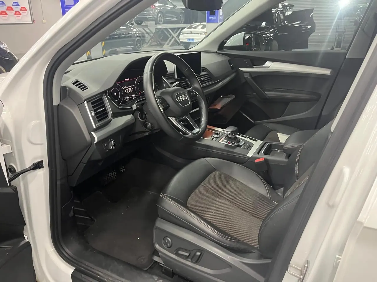 Audi Q5L 2018 40 TFSI Enjoy Fashion Country V 8
