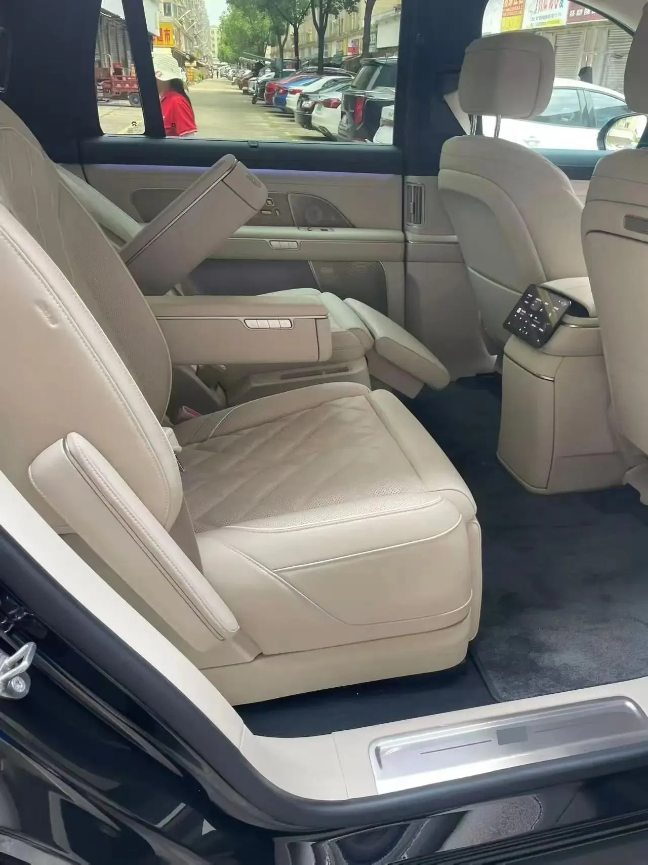 NIO 2026 ES8 6‑Seater Executive Luxury Edition Automatic Transmission 2