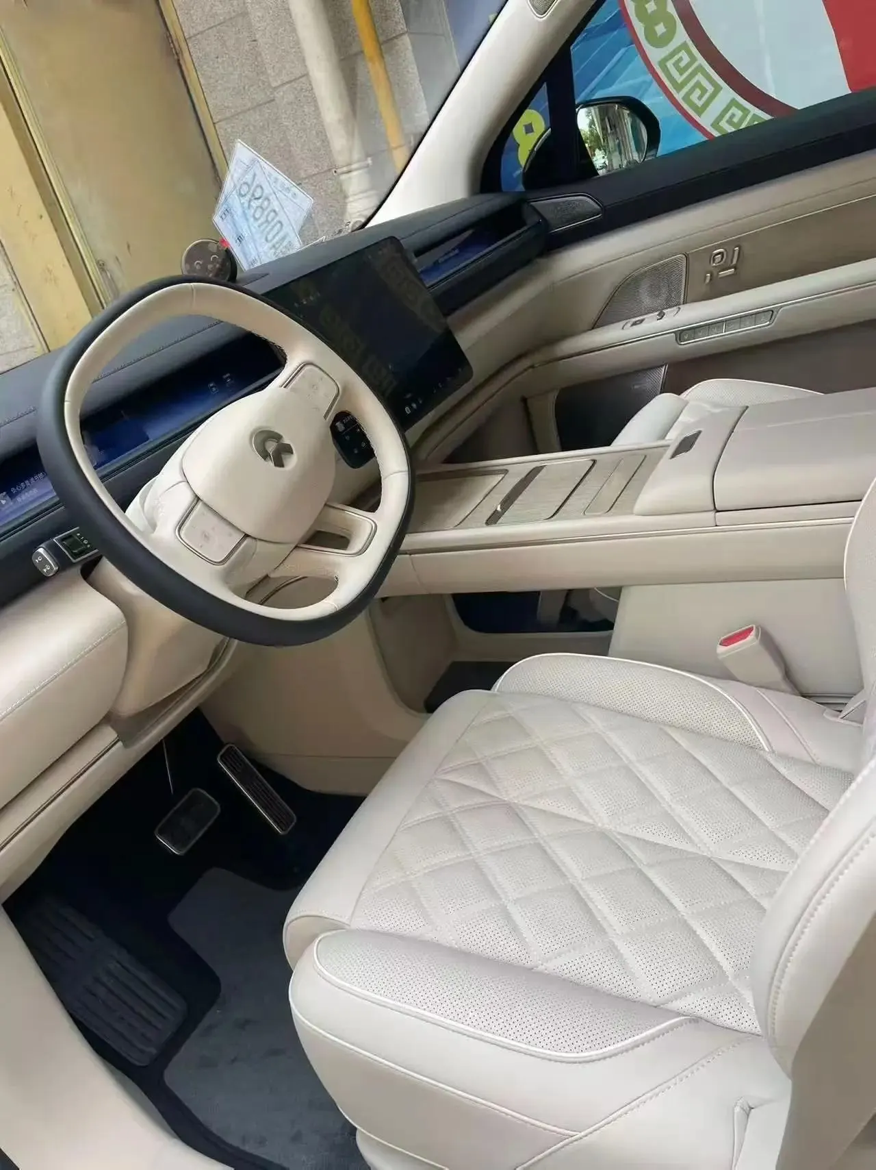 NIO 2026 ES8 6‑Seater Executive Luxury Edition Automatic Transmission 3