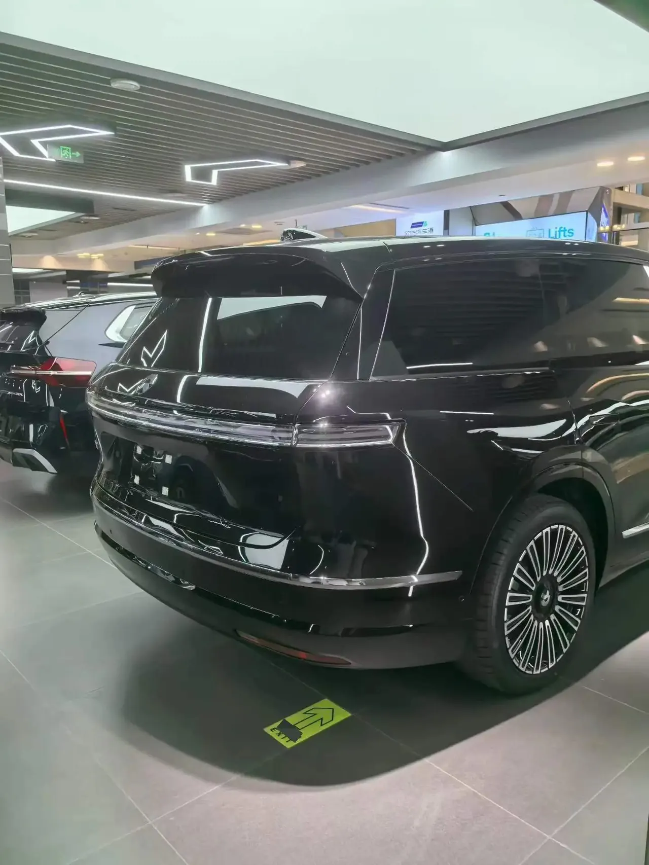 NIO 2026 ES8 6‑Seater Executive Luxury Edition Automatic Transmission 4