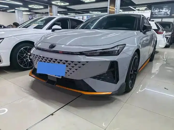 ChangAn UNI-V 2024 1.5T Premium - View 1