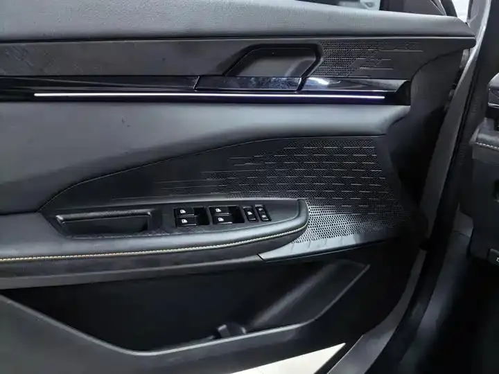 ChangAn UNI-V 2024 1.5T Premium 10