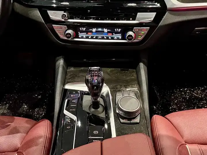 BMW 5 Series 2022 Modified 530Li Exclusive M Sports Suit 11