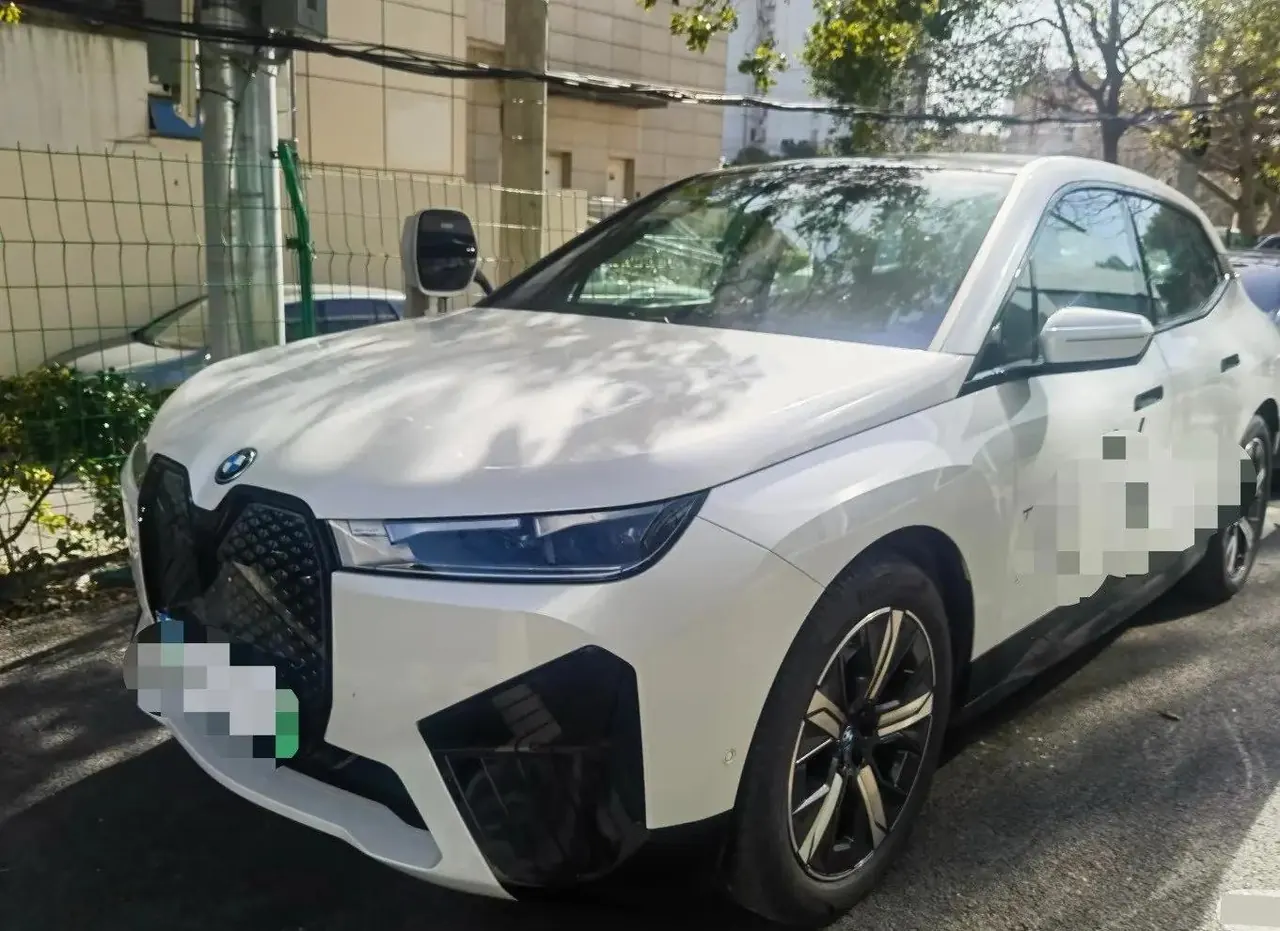 Открыть галерею: BMW iX (Imported) 2023 iX xDrive40 xDrive40 (Modified) Automatic Gear
