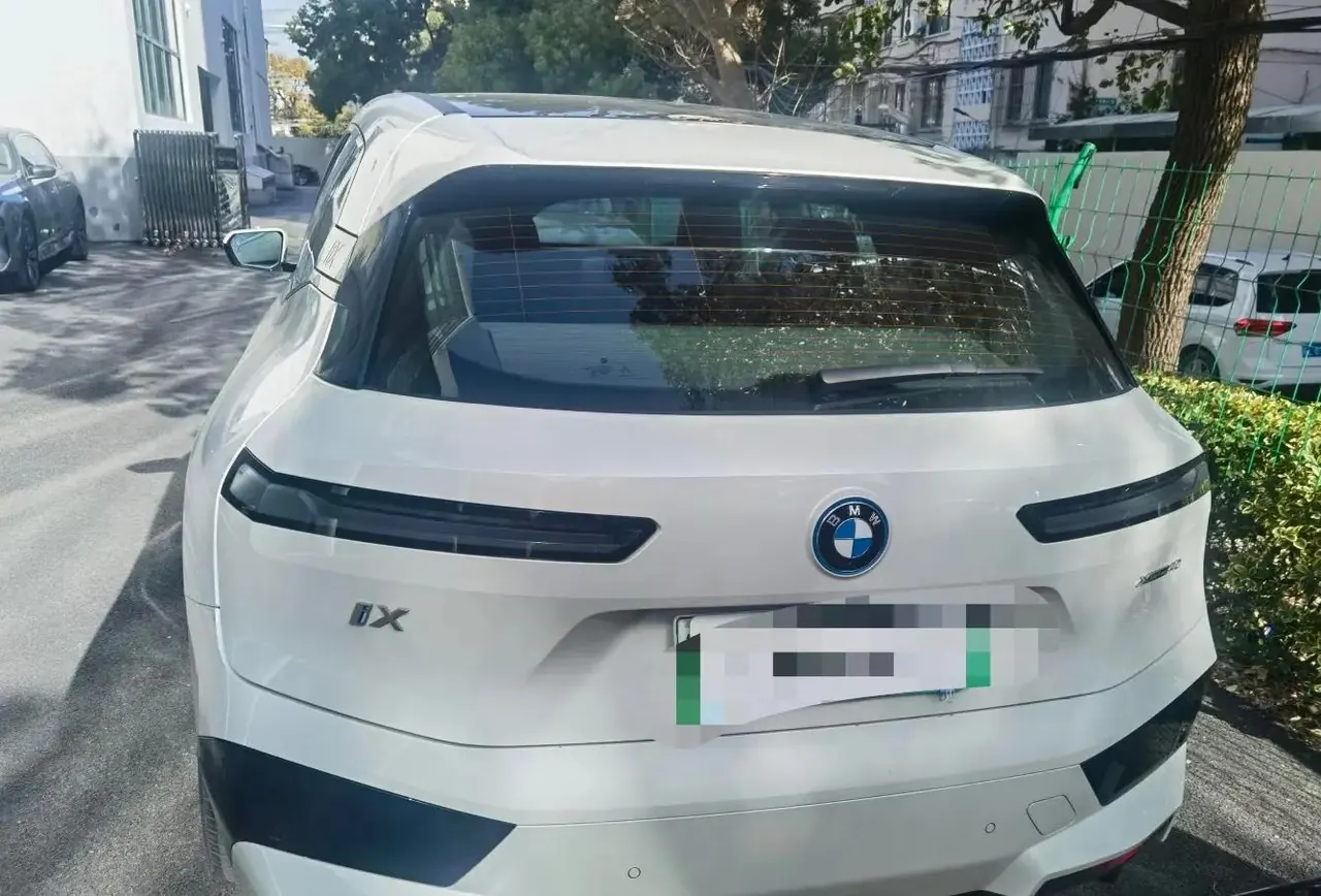 BMW iX (Imported) 2023 iX xDrive40 xDrive40 (Modified) Automatic Gear 3