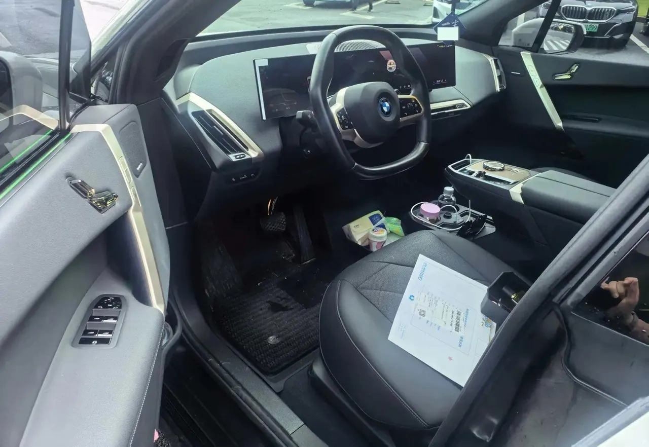BMW iX (Imported) 2023 iX xDrive40 xDrive40 (Modified) Automatic Gear 4