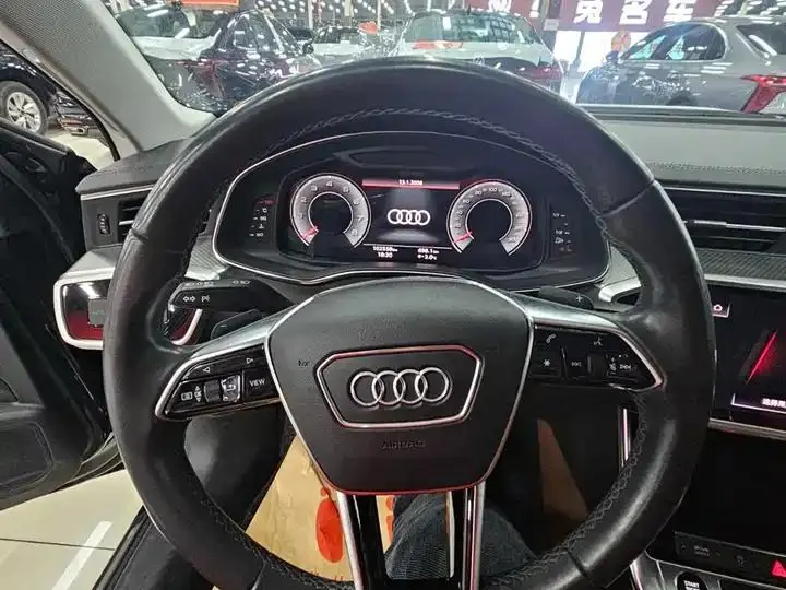 Audi A6L 2021 40 TFSI Deluxe Dynamic 8