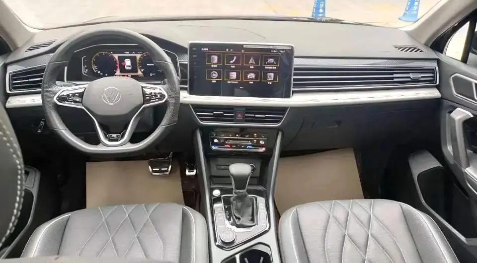 Touareg L 2022, 330 TSI, Automatic, Two‑Wheel Drive, R-Line Luxury Plus Edition 2