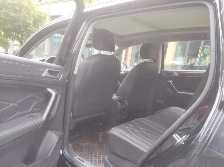 Touareg L 2022, 330 TSI, Automatic, Two‑Wheel Drive, R-Line Luxury Plus Edition 3