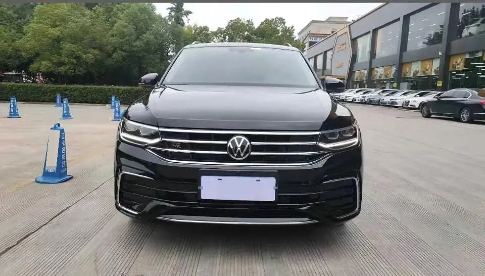 Touareg L 2022, 330 TSI, Automatic, Two‑Wheel Drive, R-Line Luxury Plus Edition 7