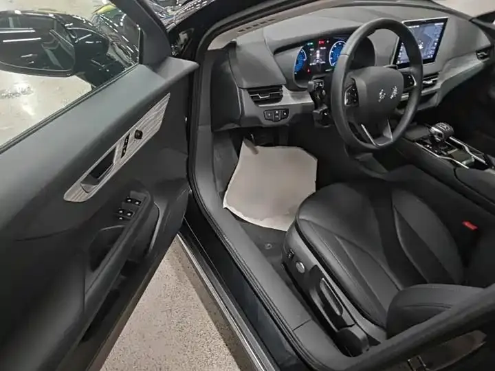 HongQi E-QM5 2024 500km Travel Edition 12