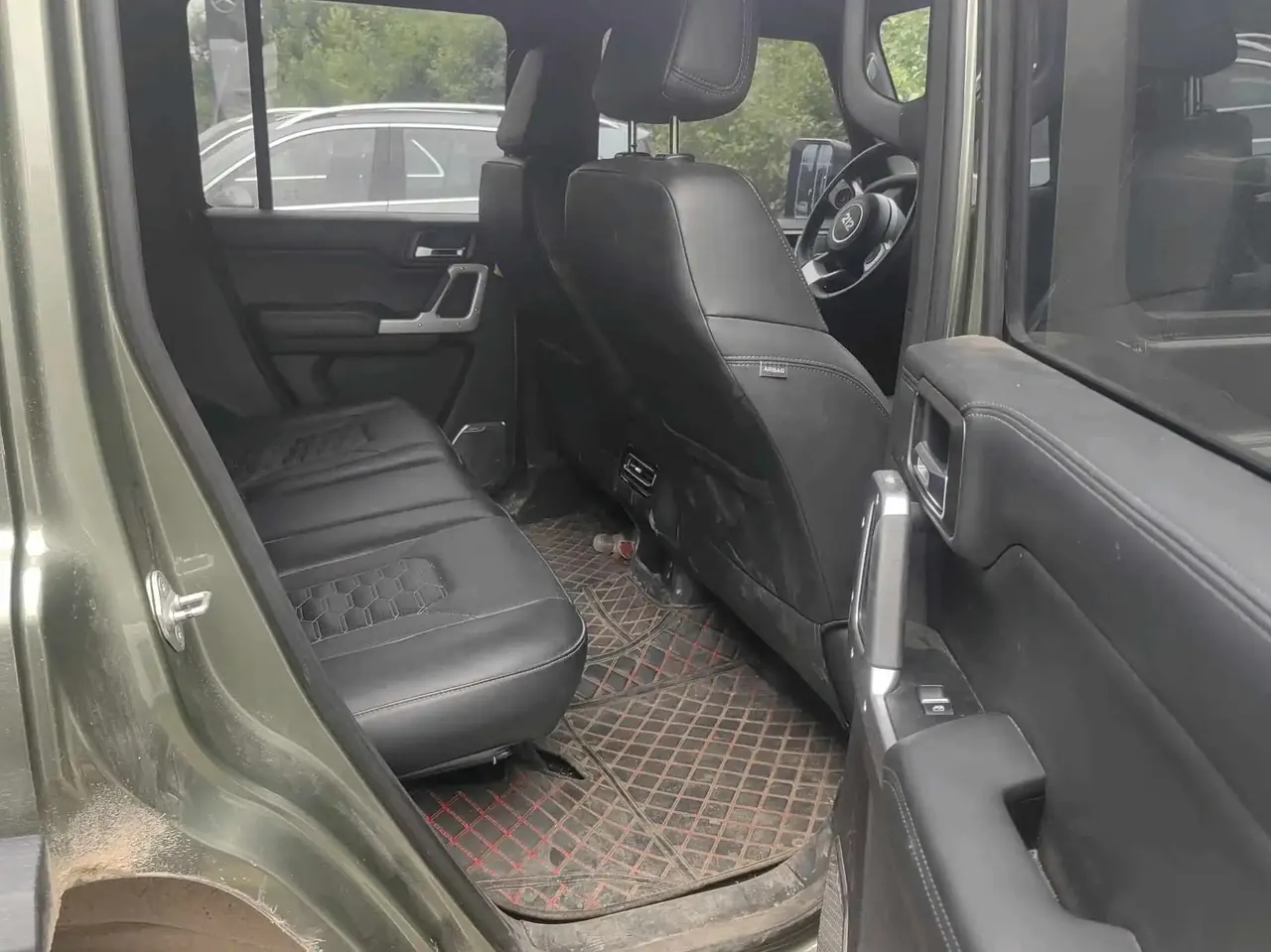 212 2024 T01 2.0T Explorer Automatic 4