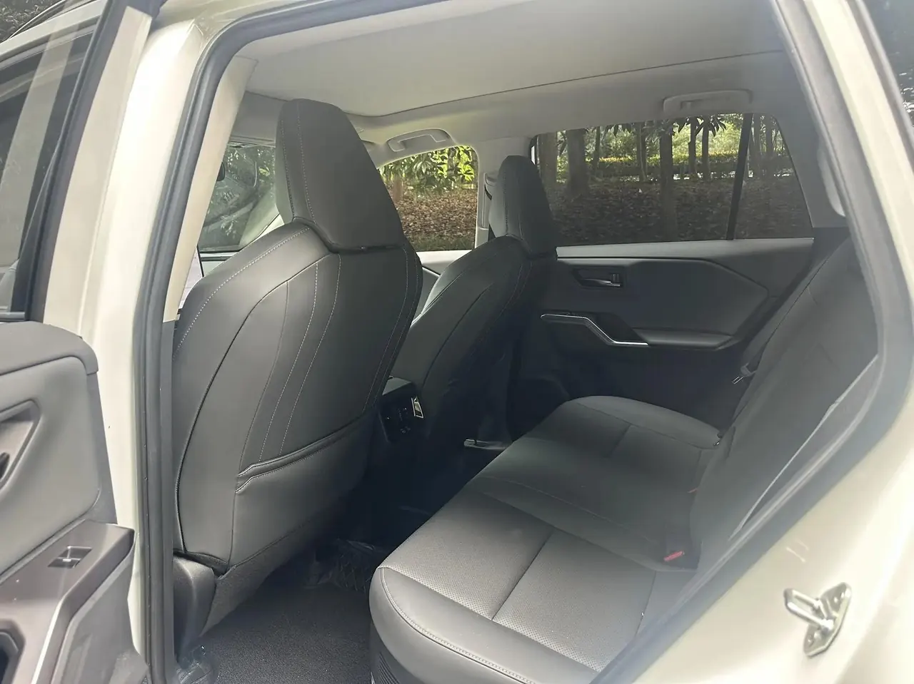 Toyota 2026 RAV4 Rongfang Double Engine 2.5 Stepless Four-wheel Drive Deluxe Automatic Gear 8