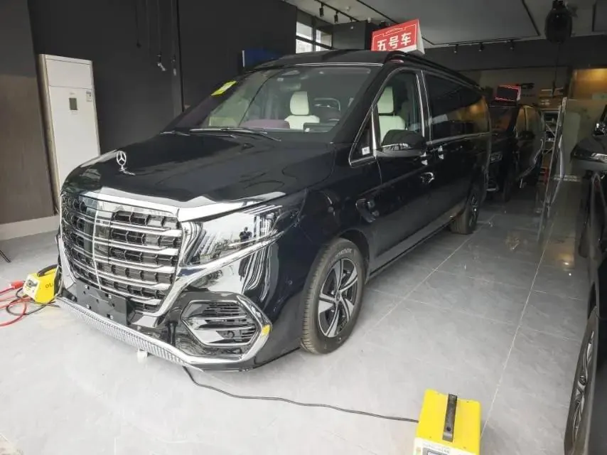Mercedes Benz 2024 V-Class 2.0T Business Edition 7-Seater Automatic - View 1