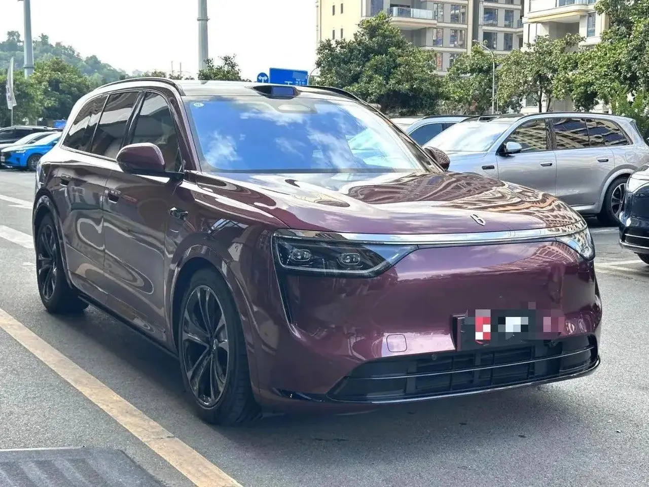AITO M8 2025 extended range Ultra version 53.4kWh 6-seat version 3