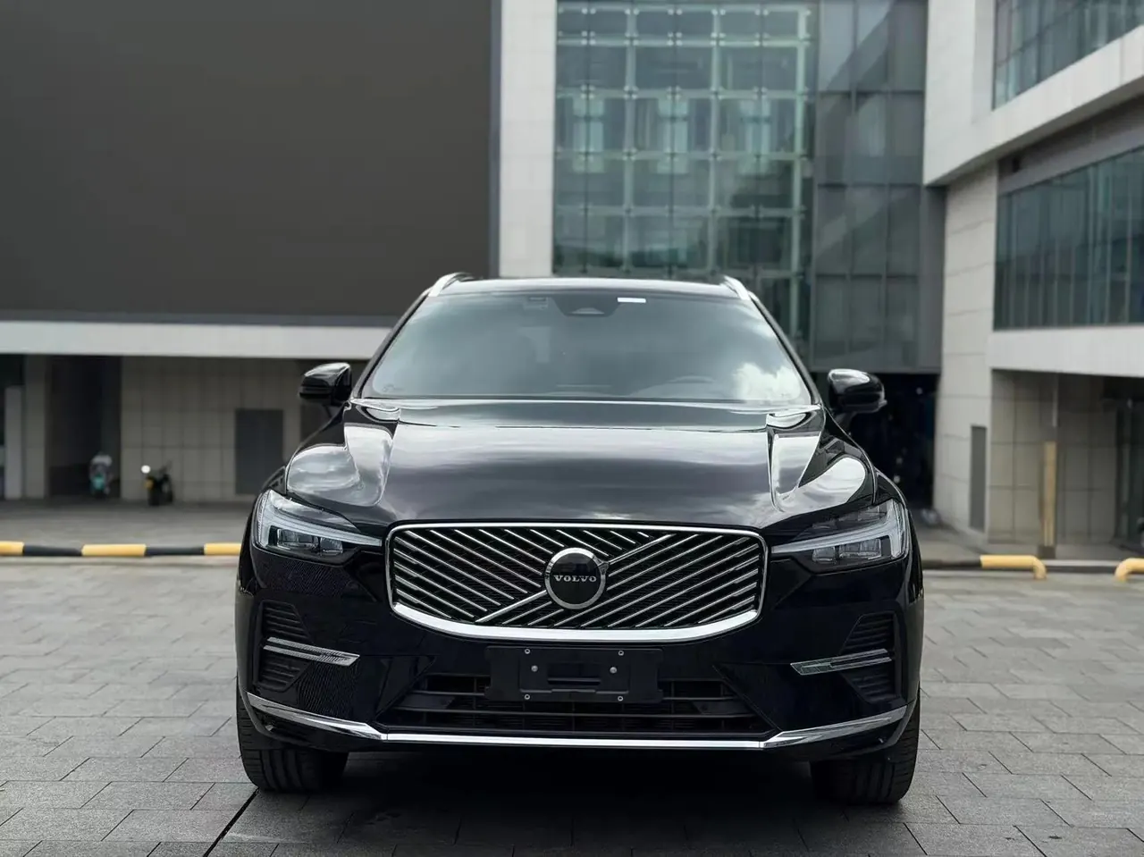 Volvo 2026 XC60 48V 2.0T B5 4-wheel-drive Zhiyi Deluxe Edition Automatic Gear 2