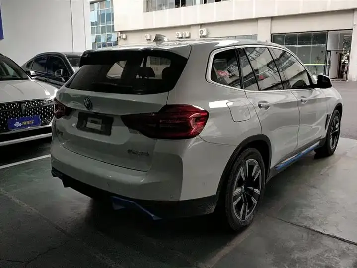 BMW iX3 2021 Leading Type 3