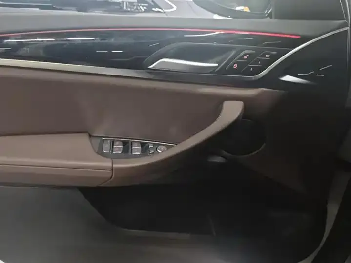 BMW iX3 2021 Leading Type 7
