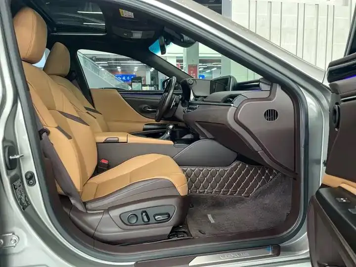 Lexus ES 2020 200 Excellence Edition 11