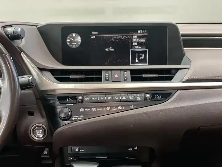 Lexus ES 2020 200 Excellence Edition 17