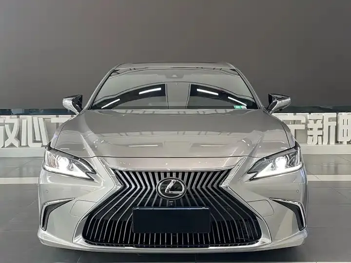 Lexus ES 2020 200 Excellence Edition 2