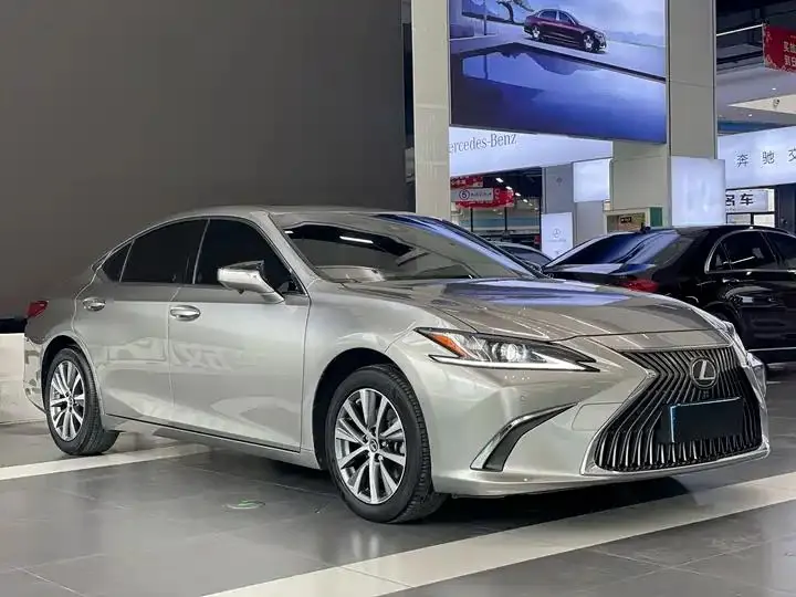 Lexus ES 2020 200 Excellence Edition 3