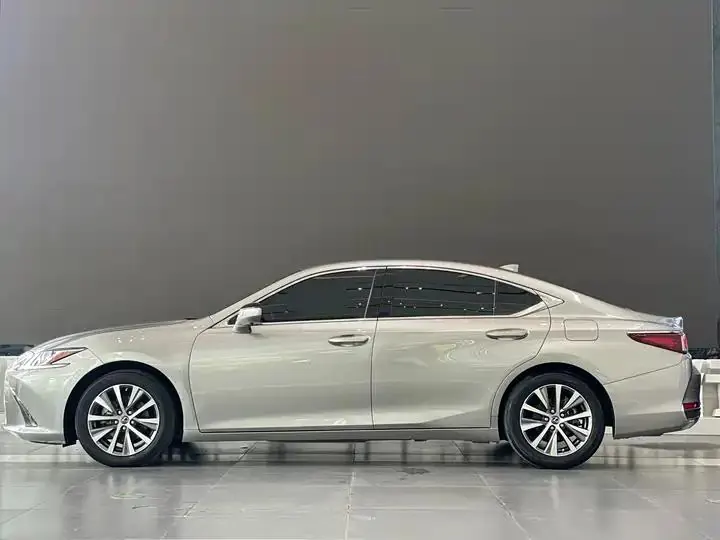 Lexus ES 2020 200 Excellence Edition 7