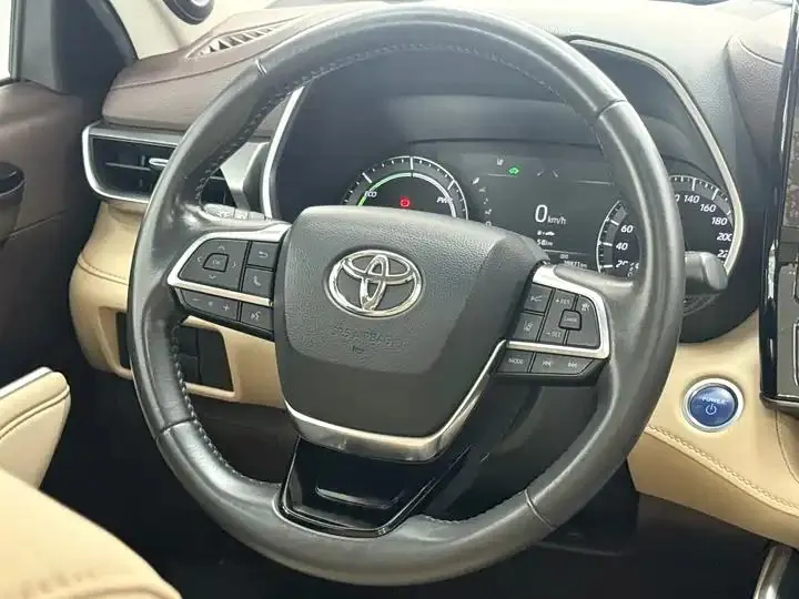 Highlander 2022 Dual Engine 2.5L 4-wheel Drive Premium Edition 7-seat 12
