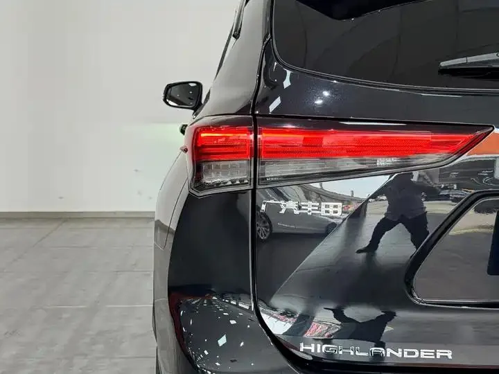 Highlander 2022 Dual Engine 2.5L 4-wheel Drive Premium Edition 7-seat 19