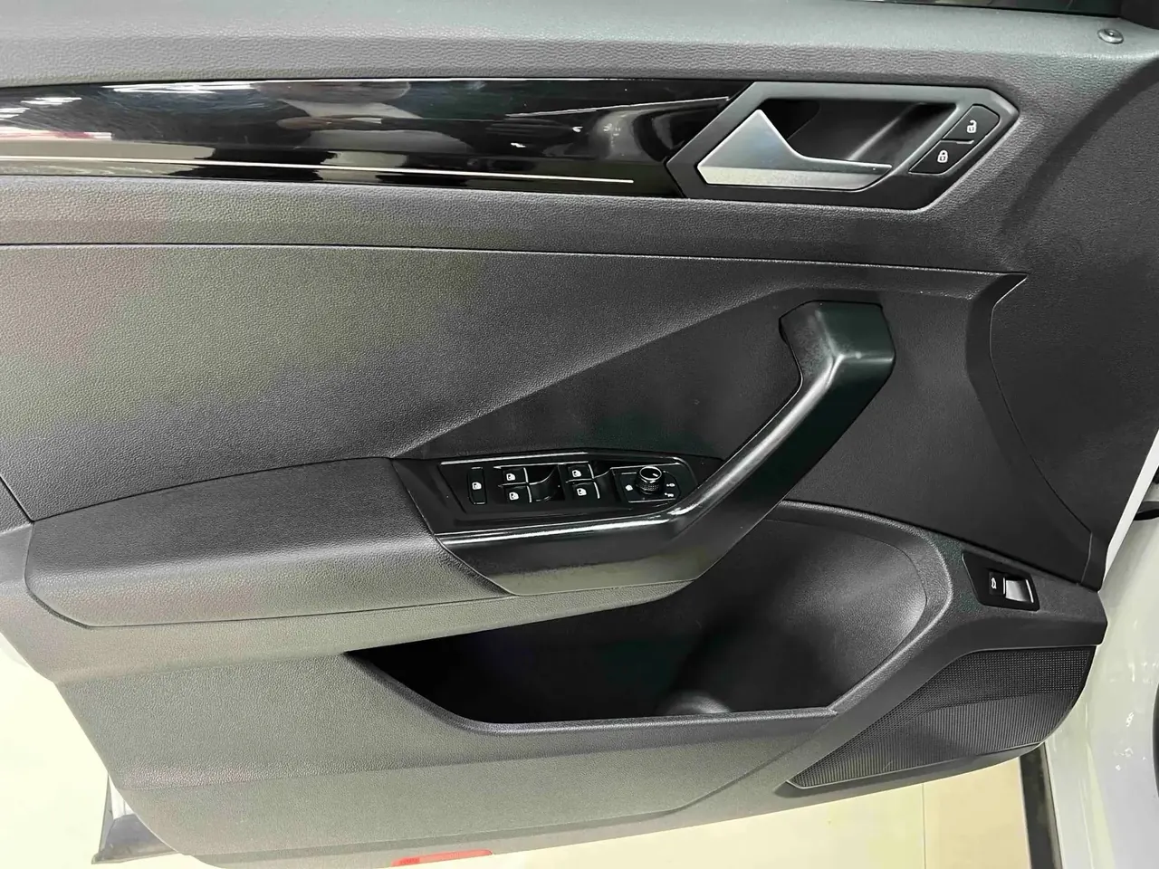 T-ROC 2022 280TSI DSG Front-Wheel Drive Comfort PLUS 8
