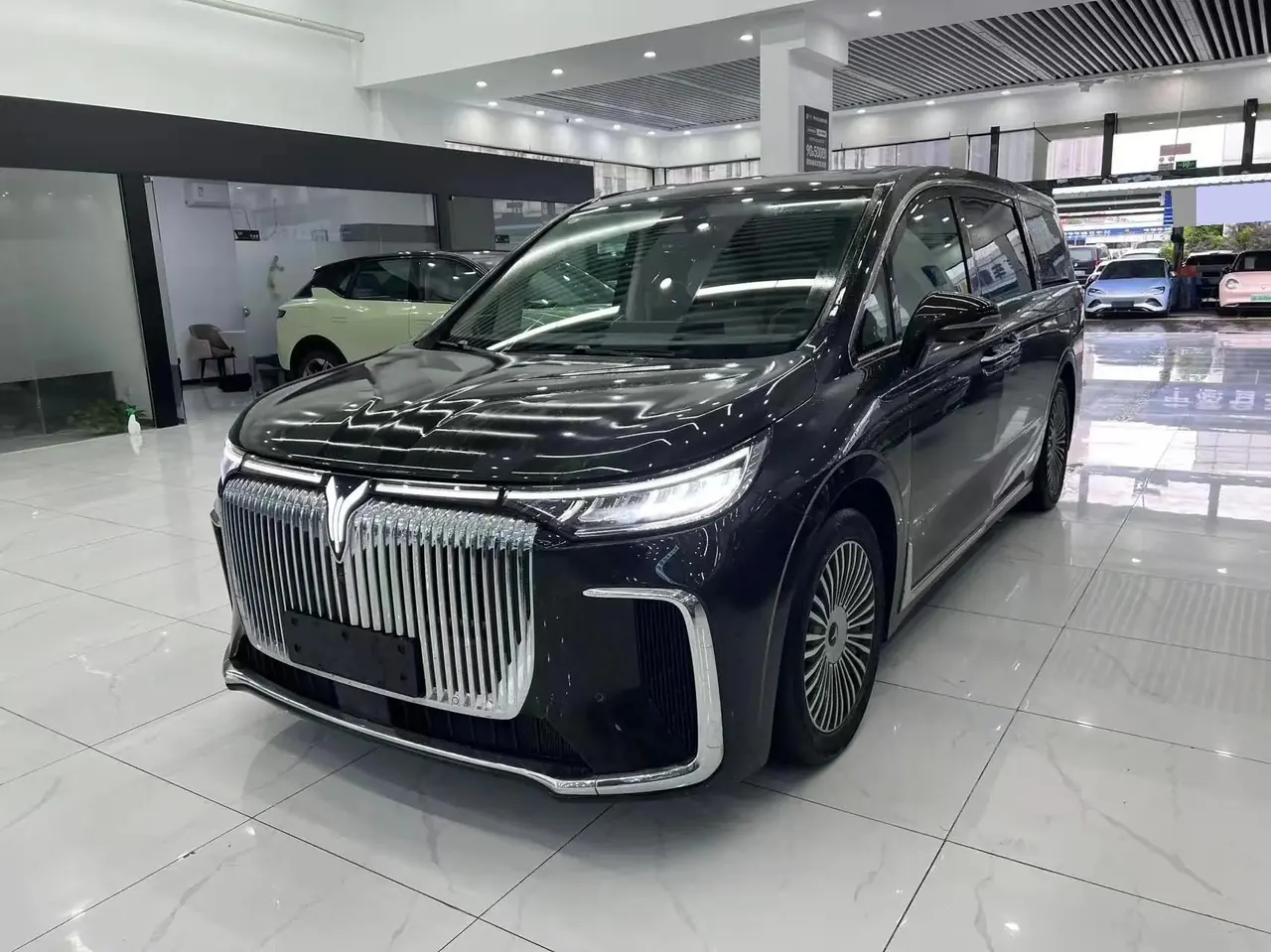 打开图片灯箱:Voyah 2025 Model Dreamer PHEV 1.5T Four-Wheel-Drive Prestige Kunpeng Edition Automatic