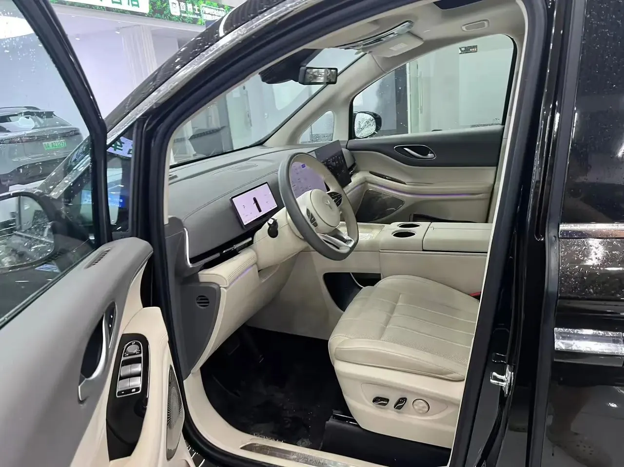 Voyah 2025 Model Dreamer PHEV 1.5T Four-Wheel-Drive Prestige Kunpeng Edition Automatic 2