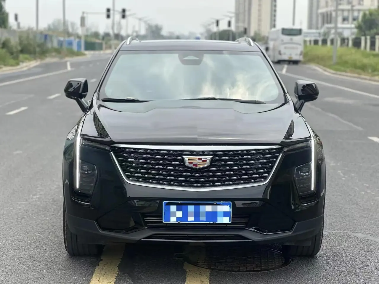 Cadillac XT4 2024 28T Two-Drive Luxury Model 2
