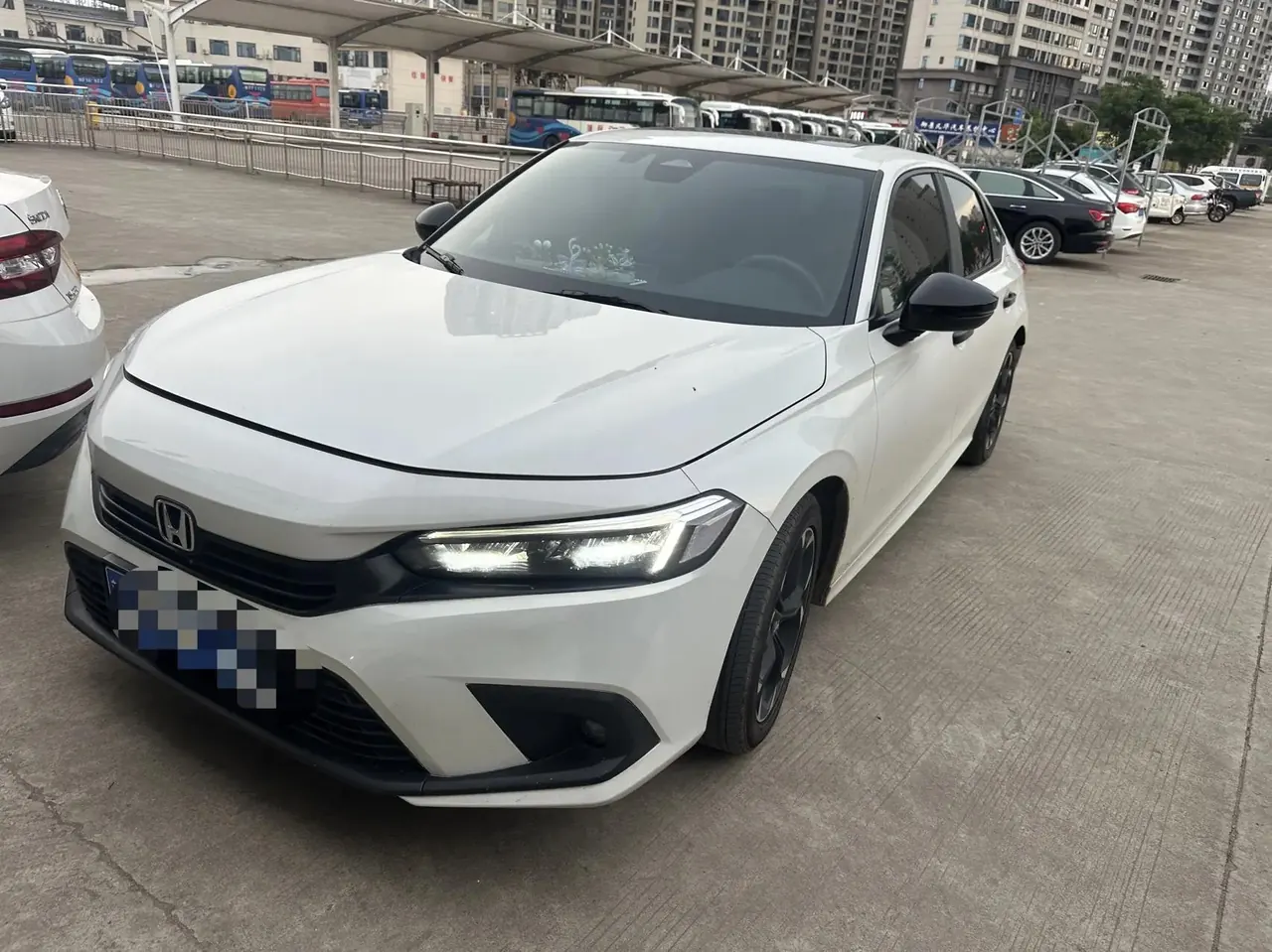 Open image lightbox: Civic 2022 240TURBO CVT Combustion Edition
