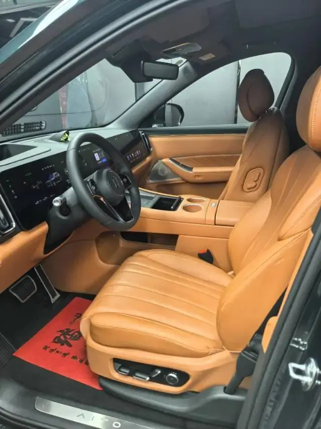 AITO M8 2025 extended range Ultra version 53.4kWh 6-seat version 6