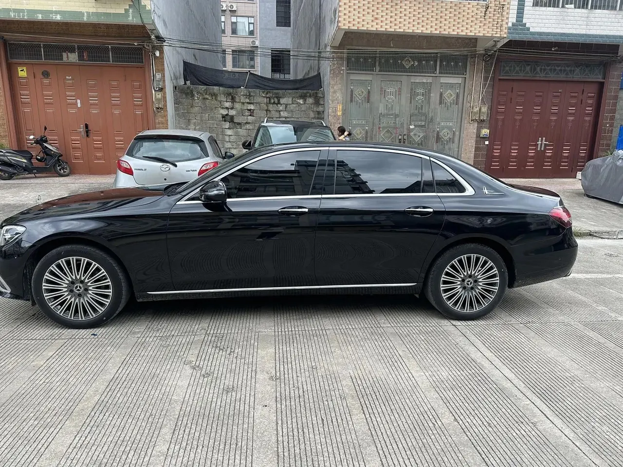 Mercedes Benz Class E 2022 E 260 L 3