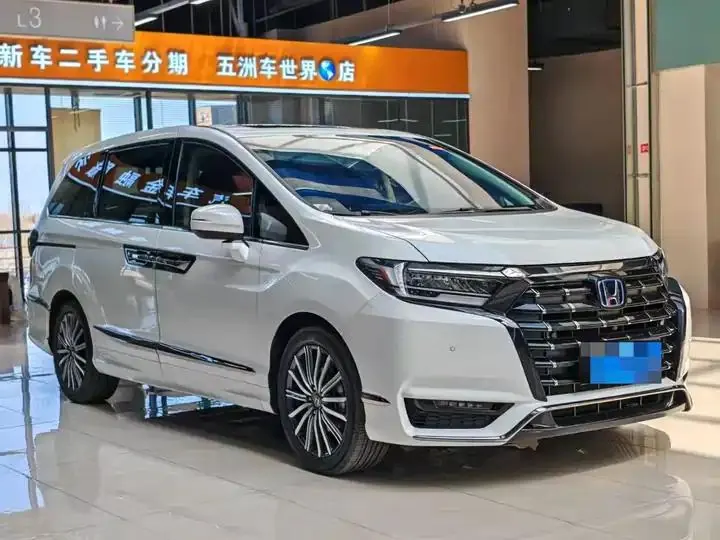 Elyson 2022 2.0L e:HEV Extreme Edition 3