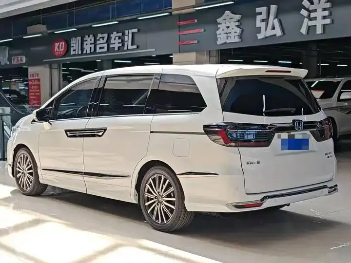 Elyson 2022 2.0L e:HEV Extreme Edition 6