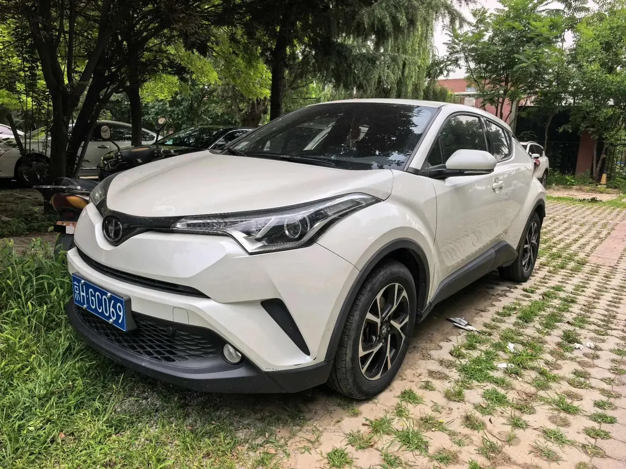 Toyota C- HR 2020 2.0L Leading Edition - View 1