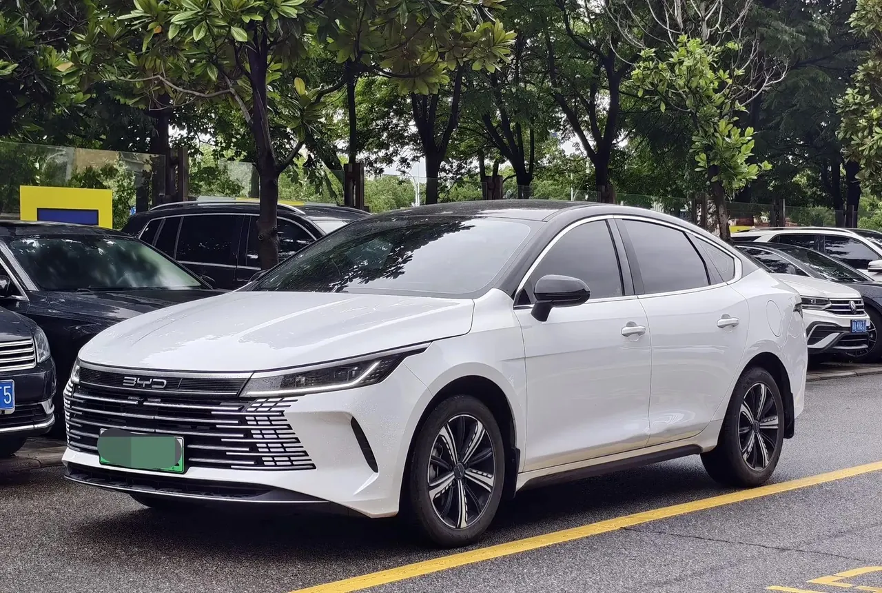 Open image lightbox: BYD 2024 destroyer 05 DM-i 1.5 stepless glory version 120KM luxury automatic gear