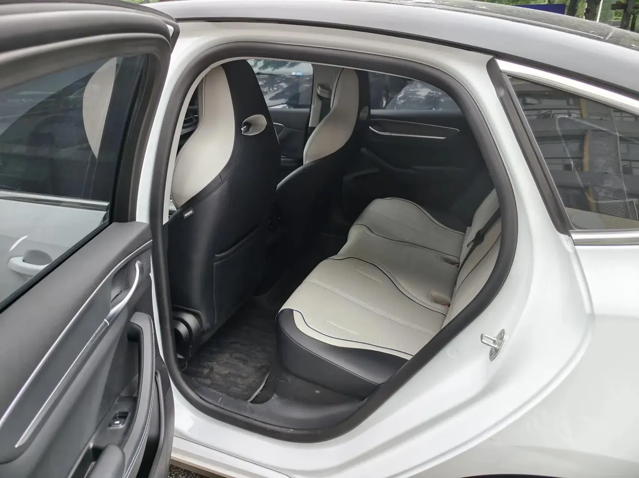 BYD 2024 destroyer 05 DM-i 1.5 stepless glory version 120KM luxury automatic gear 8