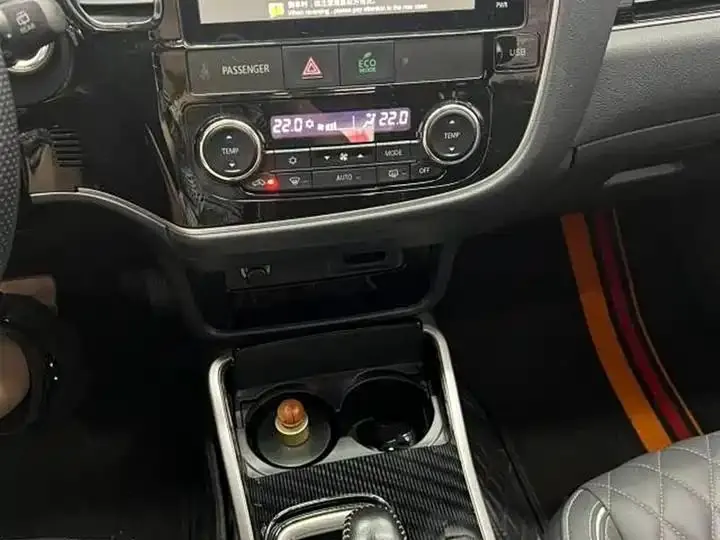 Outlander 2021 2.0L Two-Drive Enjoy Edition 5 12