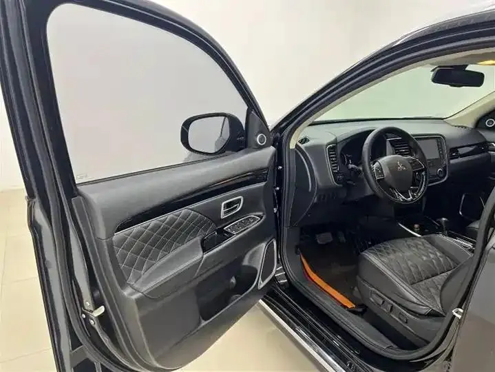 Outlander 2021 2.0L Two-Drive Enjoy Edition 5 9