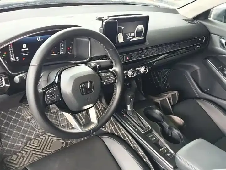 Stylish 2023 240TURBO CVT Luxury Edition 10