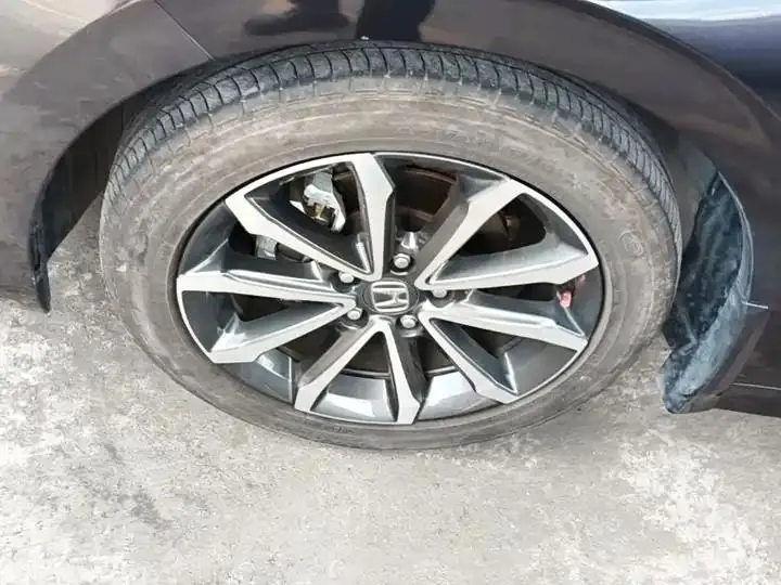 Stylish 2023 240TURBO CVT Luxury Edition 23